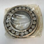 Spherical Roller Bearing – Straight Bore, 90 mm ID, 160 mm OD, 40 mm Width, Open, Normal Internal Clearance.