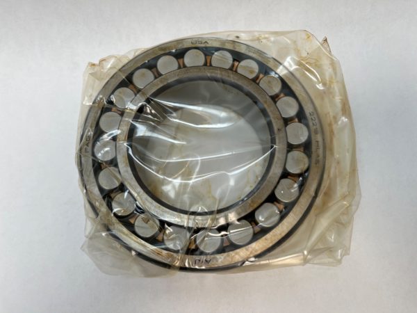 Spherical Roller Bearing – Straight Bore, 90 mm ID, 160 mm OD, 40 mm Width, Open, Normal Internal Clearance.