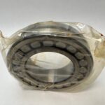 Spherical Roller Bearing – Straight Bore, 90 mm ID, 160 mm OD, 40 mm Width, Open, Normal Internal Clearance.