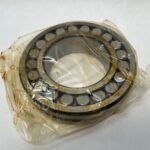 Spherical Roller Bearing – Straight Bore, 90 mm ID, 160 mm OD, 40 mm Width, Open, Normal Internal Clearance.