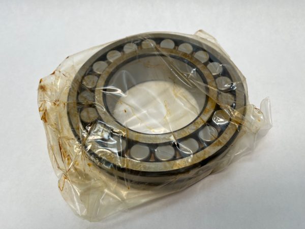 Spherical Roller Bearing – Straight Bore, 90 mm ID, 160 mm OD, 40 mm Width, Open, Normal Internal Clearance.