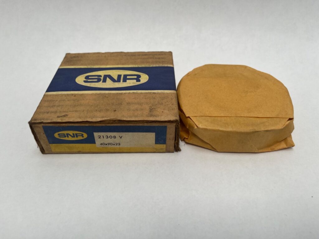 Spherical roller bearing – Straight Bore, 40 mm ID, 90 mm OD, 23 mm Width, Open, CN Internal clearance.