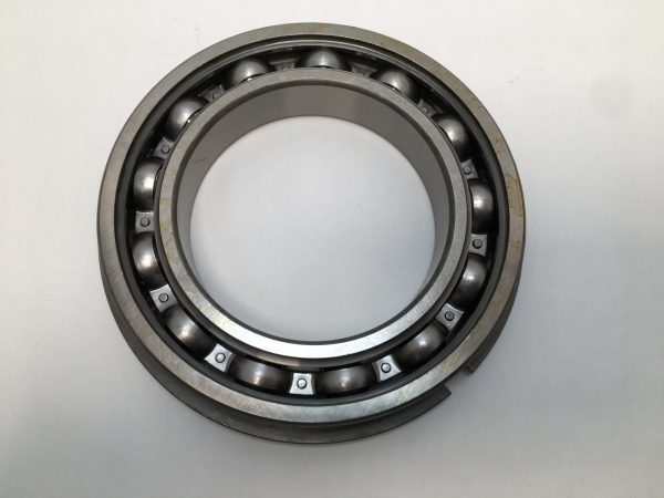 Deep Groove Ball Bearing – Straight Bore, 80 mm ID, 125 mm OD, 22 mm Width, Open, With Snap Ring.