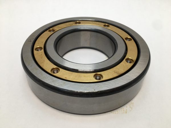 Deep Groove Ball Bearing – Straight Bore, 70 mm ID, 150 mm OD, 35 mm Width, Open, Without Snap Ring