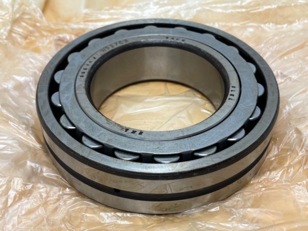 Spherical Roller Bearing – Straight Bore, 70mm ID, 125mm OD, 31mm Width, Open, Steel Cage, C3 Clearance.