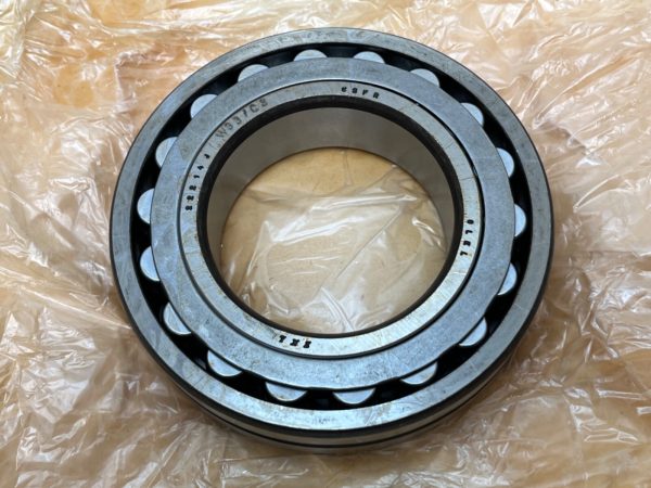 Spherical Roller Bearing – Straight Bore, 70mm ID, 125mm OD, 31mm Width, Open, Steel Cage, C3 Clearance.