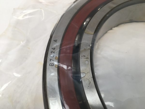 Angular Contact Ball Bearing – Straight Bore, 120 mm ID, 180 mm OD, 28 mm Width, Open, 15°, ABEC 7 / P4 Precision.