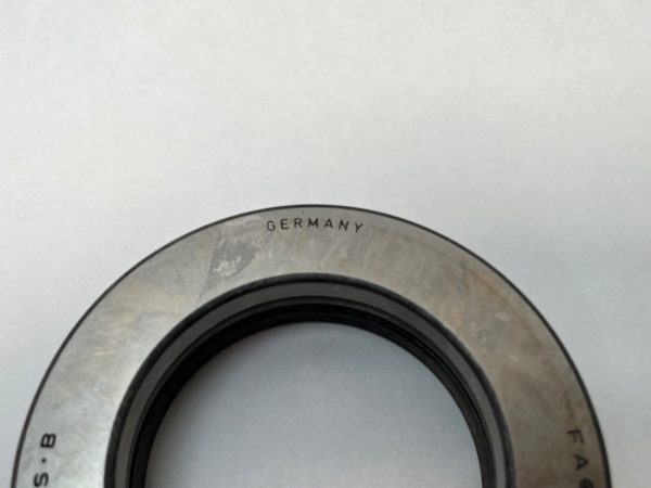 Thrust Ball Bearing – 65 mm ID, 100 mm OD, 27 mm Width, Open.