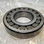 Spherical Roller Bearing – Straight Bore, 100 mm ID, 215 mm OD, 47 mm Width, Open, CN Internal clearance.