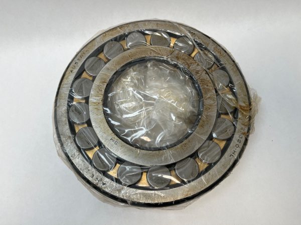 Spherical Roller Bearing – Straight Bore, 100 mm ID, 215 mm OD, 47 mm Width, Open, CN Internal clearance.