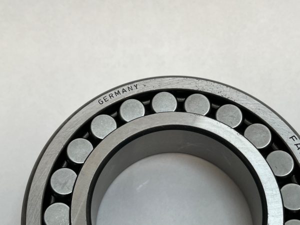 Spherical Roller Bearing – Tapered Bore, 60 mm ID, 110 mm OD, 28 mm Width, Open, CN Internal clearance.