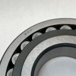 Spherical Roller Bearing – Straight Bore, 100 mm ID, 215 mm OD, 47 mm Width, Open, CN Internal Clearance.