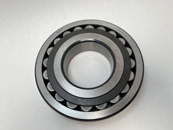 Spherical Roller Bearing – Straight Bore, 100 mm ID, 215 mm OD, 47 mm Width, Open, CN Internal Clearance.