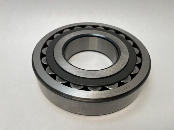 Spherical Roller Bearing – Straight Bore, 100 mm ID, 215 mm OD, 47 mm Width, Open, CN Internal Clearance.