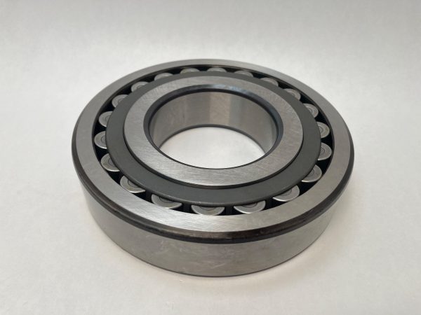 Spherical Roller Bearing – Straight Bore, 100 mm ID, 215 mm OD, 47 mm Width, Open, CN Internal Clearance.