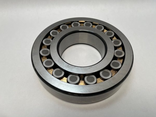 Spherical Roller Bearing – Straight Bore, 100 mm ID, 215 mm OD, 47 mm Width, Open, CN Internal clearance