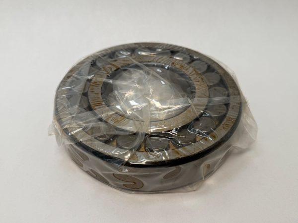 Spherical Roller Bearing – Straight Bore, 75 mm ID, 160 mm OD, 37 mm Width, Open, CN Internal clearance.