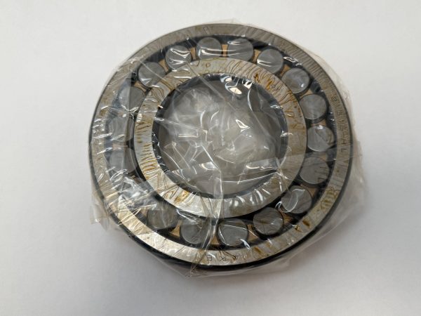Spherical Roller Bearing – Straight Bore, 75 mm ID, 160 mm OD, 37 mm Width, Open, CN Internal clearance.