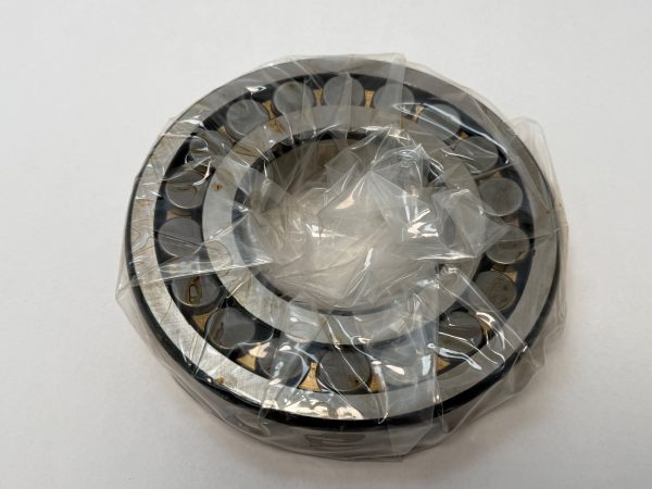 Spherical Roller Bearing – Straight Bore, 75 mm ID, 160 mm OD, 37 mm Width, Open, CN Internal clearance.