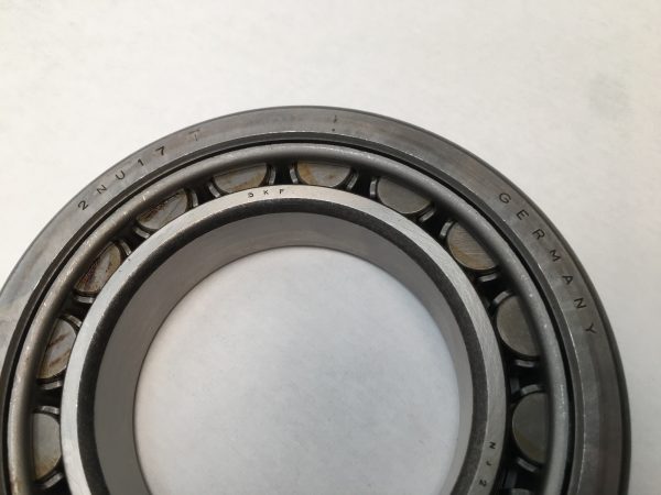Cylindrical Roller Bearing – Straight Bore, 85 mm ID, 150 mm OD, 28 mm Width, 1 Row, CN Internal clearance.