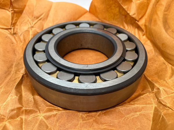 Spherical roller bearing – Straight Bore, 90 mm ID, 190 mm OD, 43 mm Width, Open, C3 Internal clearance.