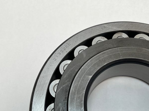 Spherical Roller Bearing – Straight Bore, 110 mm ID, 240 mm OD, 50 mm Width, Open, CN Internal Clearance.