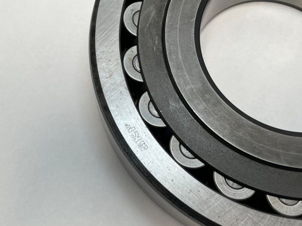 Spherical Roller Bearing – Straight Bore, 110 mm ID, 240 mm OD, 50 mm Width, Open, CN Internal Clearance.