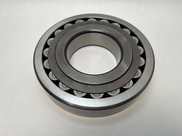 Spherical Roller Bearing – Straight Bore, 110 mm ID, 240 mm OD, 50 mm Width, Open, CN Internal Clearance.