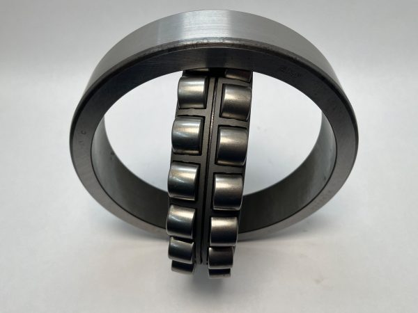 Spherical Roller Bearing – Straight Bore, 110 mm ID, 240 mm OD, 50 mm Width, Open, CN Internal Clearance.