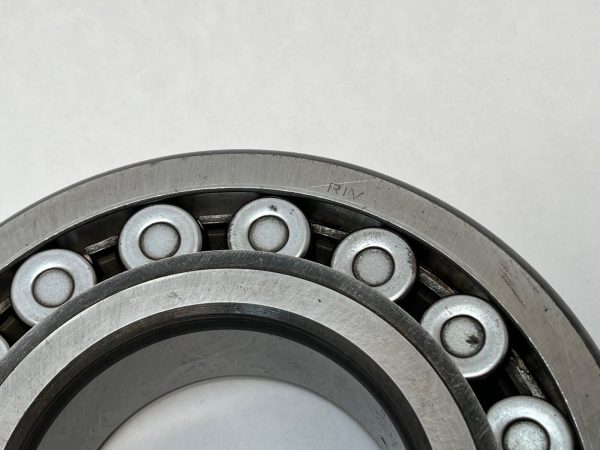 Spherical Roller Bearing – Straight Bore, 85 mm ID, 180 mm OD, 41 mm Width, Open, CN Internal Clearance.