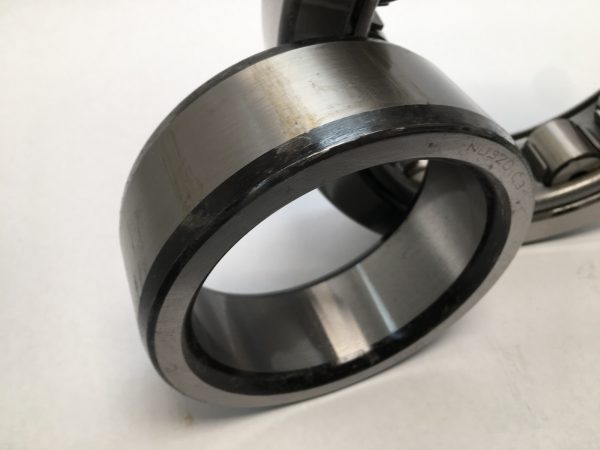 Cylindrical Roller Bearing – Straight Bore, 100 mm ID, 215 mm OD, 47 mm Width, 1 Row, C3 Internal Clearance.