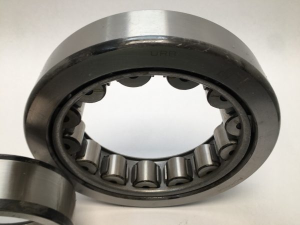 Cylindrical Roller Bearing – Straight Bore, 100 mm ID, 215 mm OD, 47 mm Width, 1 Row, C3 Internal Clearance.