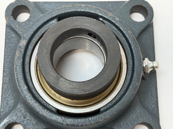 SKF FY107CB Flange Mount Bearing FY-1-7/16 FY-107-CB 1-7/16″ ID