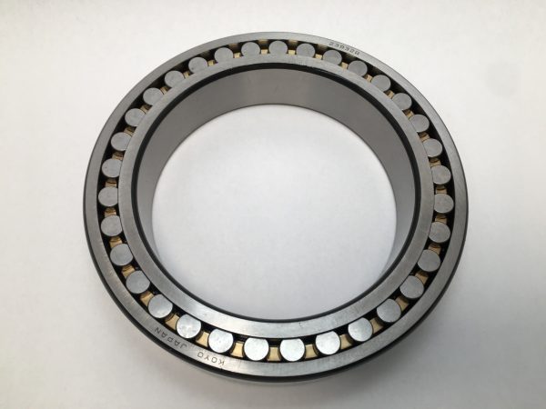 Spherical roller bearing – Straight Bore, 160 mm ID, 220 mm OD, 45 mm Width, Open.