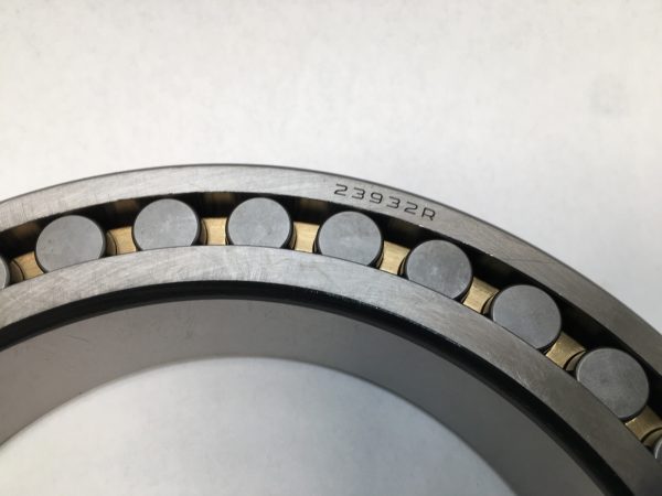 Spherical roller bearing – Straight Bore, 160 mm ID, 220 mm OD, 45 mm Width, Open.