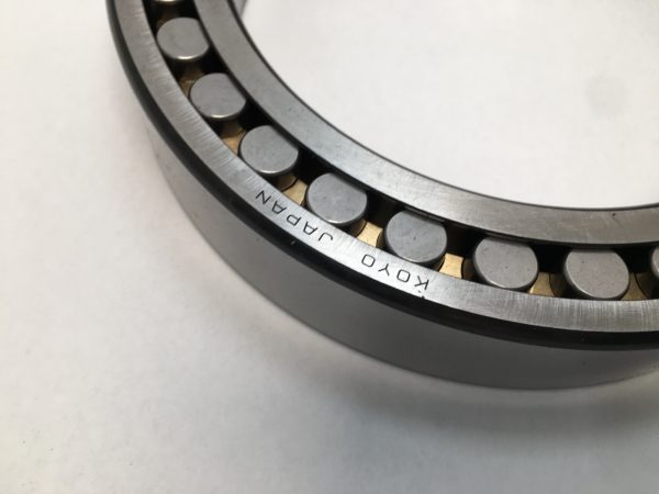 Spherical roller bearing – Straight Bore, 160 mm ID, 220 mm OD, 45 mm Width, Open.