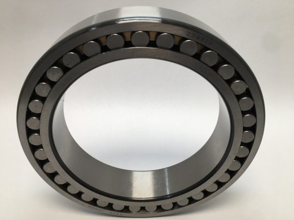Spherical roller bearing – Straight Bore, 160 mm ID, 220 mm OD, 45 mm Width, Open.