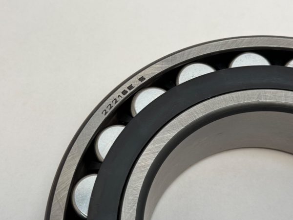 Spherical Roller Bearing – Straight Bore, 80mm ID, 140mm OD, 33mm Width, Open, Polyamide Cage, Normal Clearance.