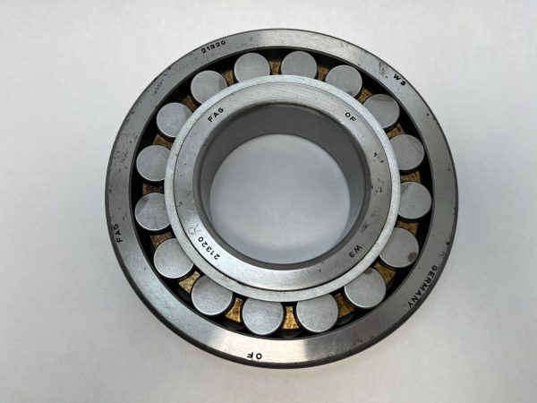 Spherical Roller Bearing – straight Bore, 100 mm ID, 215 mm OD, 47 mm Width, Open, CN Internal clearance.