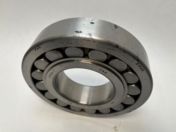 Spherical Roller Bearing – straight Bore, 100 mm ID, 215 mm OD, 47 mm Width, Open, CN Internal clearance.
