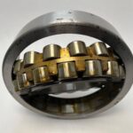 Spherical Roller Bearing – straight Bore, 100 mm ID, 215 mm OD, 47 mm Width, Open, CN Internal clearance.