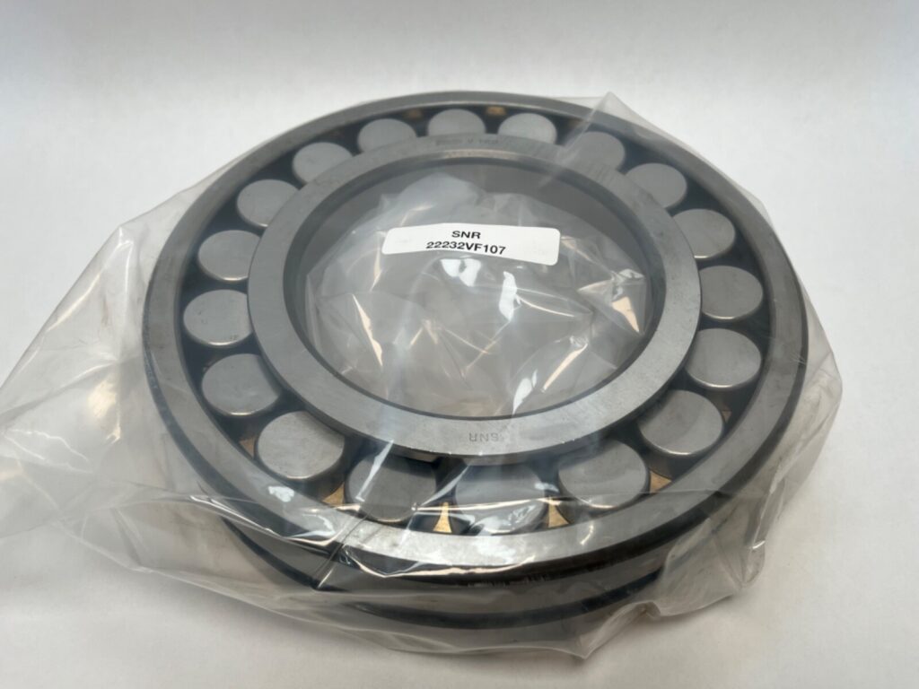 Spherical Roller Bearing – Straight Bore, 160 mm ID, 290 mm OD, 80 mm Width, Open, C3 Internal clearance.