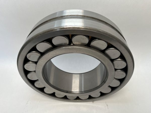 Spherical Roller Bearing – Straight Bore, 160 mm ID, 290 mm OD, 80 mm Width, Open, C3 Internal clearance.