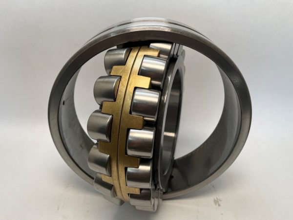 Spherical Roller Bearing – Straight Bore, 160 mm ID, 290 mm OD, 80 mm Width, Open, C3 Internal clearance.