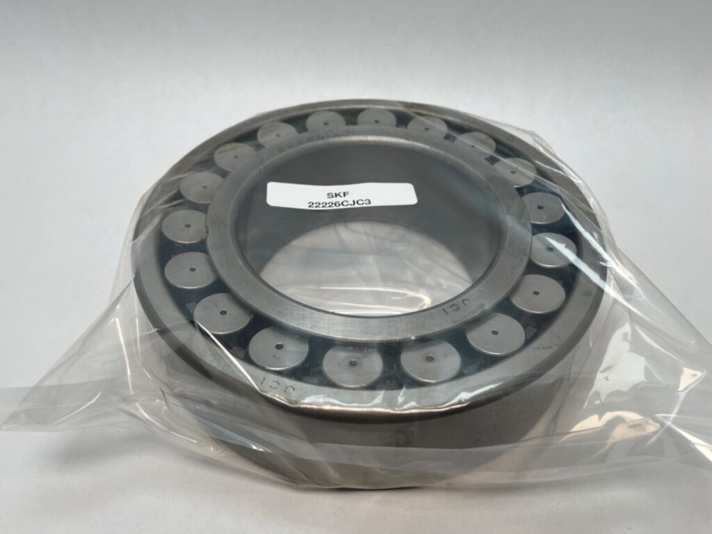Spherical roller bearing – Straight Bore, 130 mm ID, 230 mm OD, 64 mm Width, Open, C3 Internal clearance.