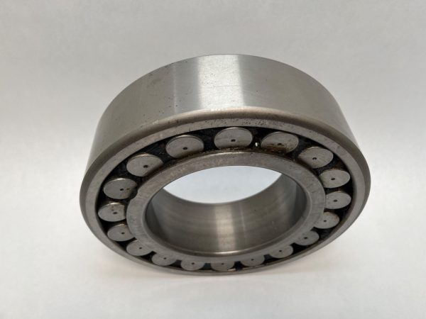 Spherical roller bearing – Straight Bore, 130 mm ID, 230 mm OD, 64 mm Width, Open, C3 Internal clearance.