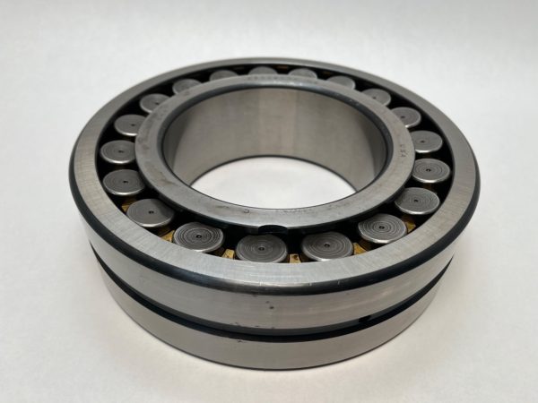 Spherical Roller Bearing – Straight Bore, 130 mm ID, 230 mm OD, 64 mm Width, Open.