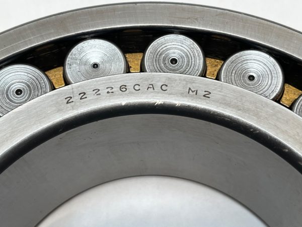 Spherical Roller Bearing – Straight Bore, 130 mm ID, 230 mm OD, 64 mm Width, Open.