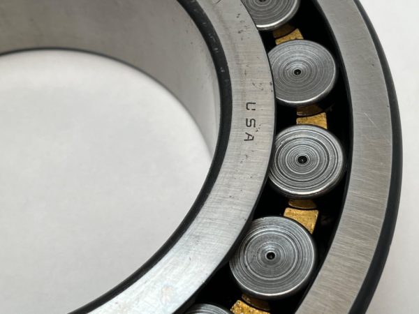 Spherical Roller Bearing – Straight Bore, 130 mm ID, 230 mm OD, 64 mm Width, Open.