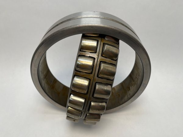Spherical roller bearing – Straight Bore, 130 mm ID, 230 mm OD, 64 mm Width, Open, CN Internal clearance.